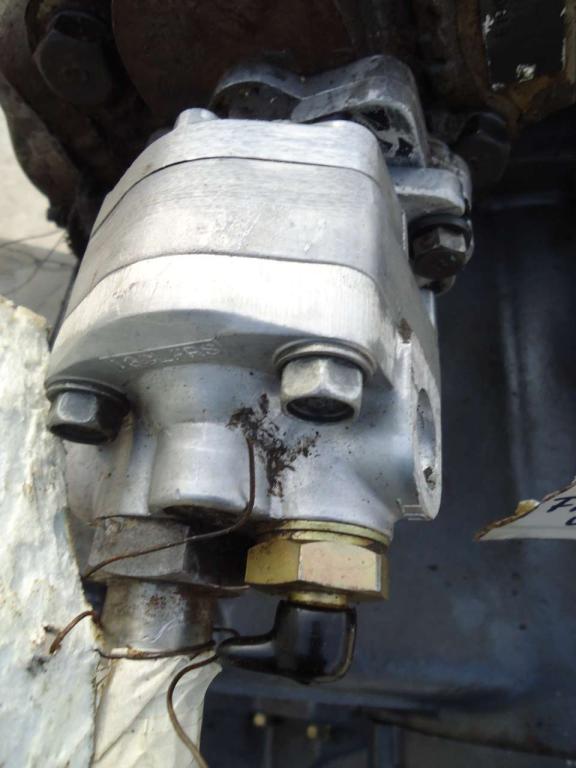Servocontrol hydraulic pump for Fiat Kobelco W270 Photo 1