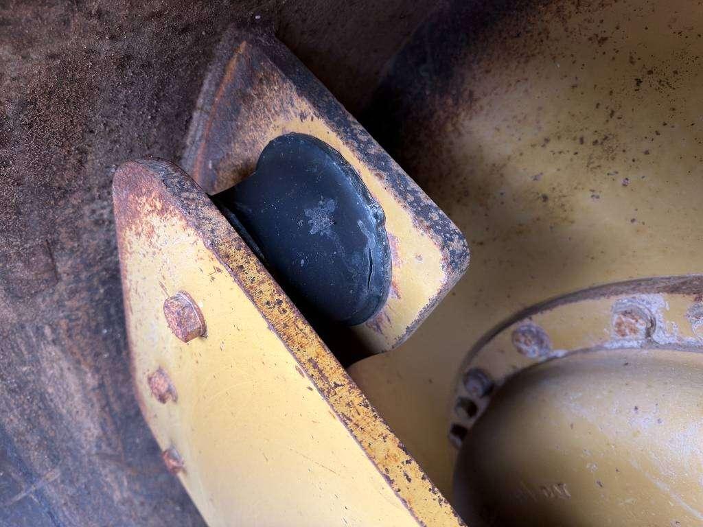 Caterpillar CS76 XT Photo 22