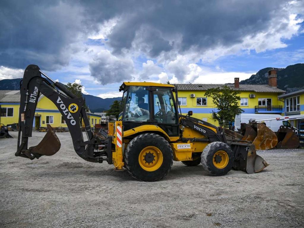 Volvo BL71 Photo 7