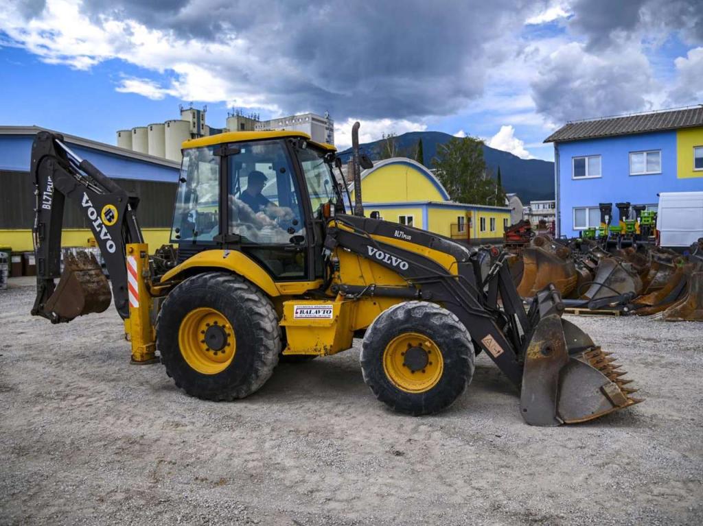 Volvo BL71 Photo 8