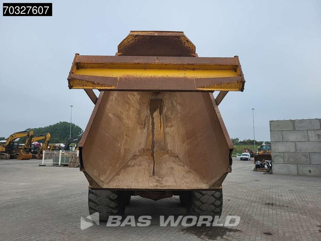 Komatsu HM300-3 Photo 10