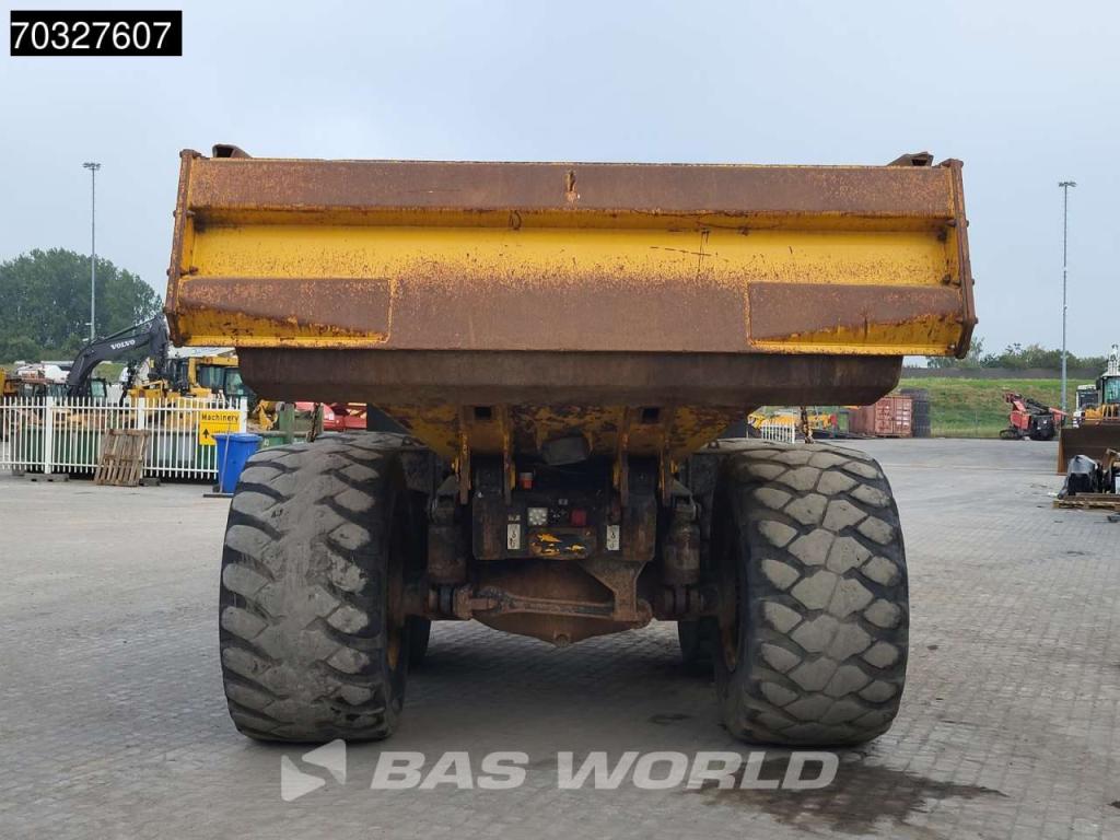 Komatsu HM300-3 Photo 11