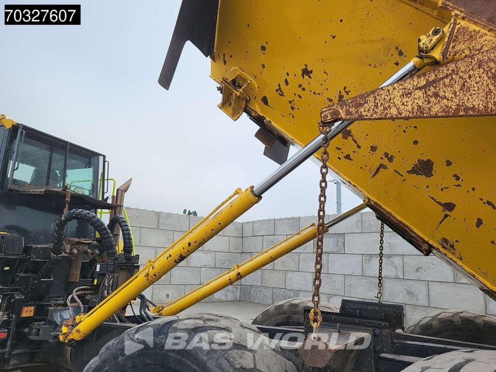 Komatsu HM300-3 Photo 7