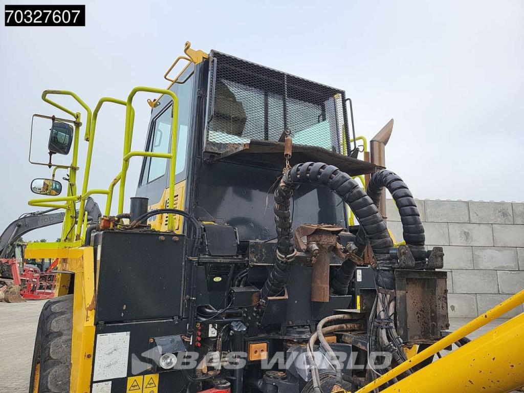 Komatsu HM300-3 Photo 8