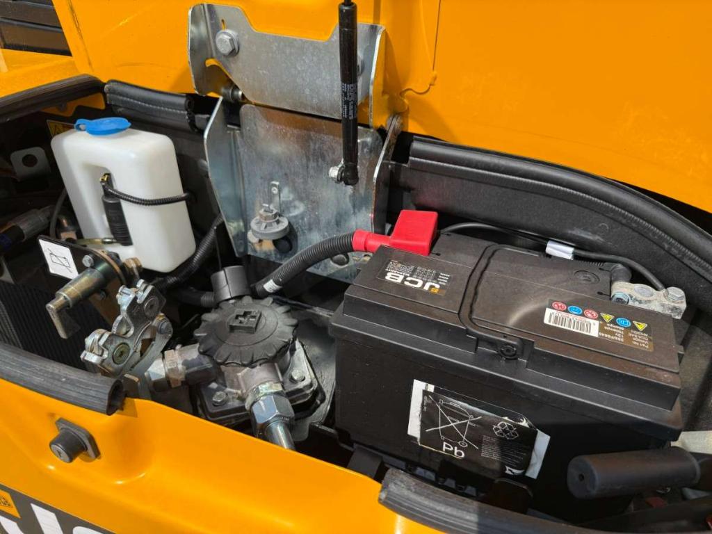 JCB 35 Z-1 Photo 9