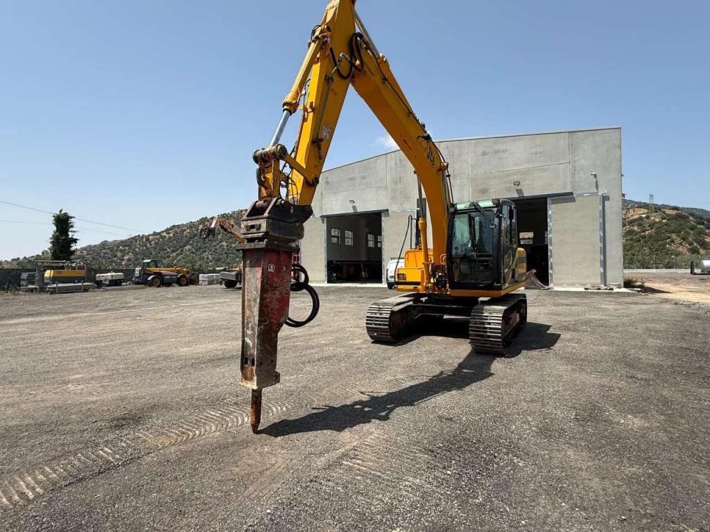 JCB JS130 Photo 2