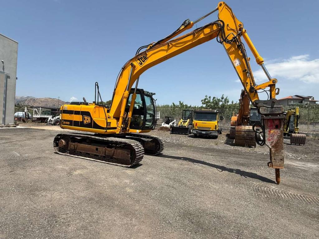 JCB JS130 Photo 3