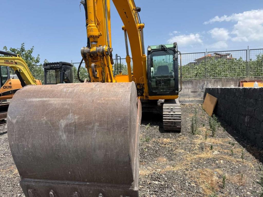 JCB JS130 Photo 6