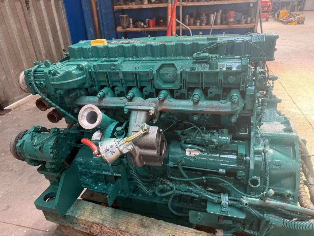 Internal combustion engine for Volvo D6E EFE3 Photo 3