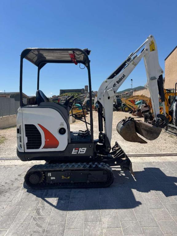 Bobcat E 19 Photo 1