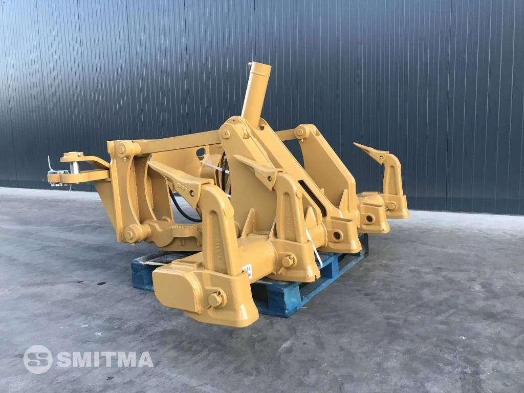 Caterpillar 160M Photo 2
