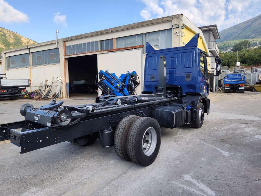 Iveco EUROCARGO CUBE 120-220 Photo 16
