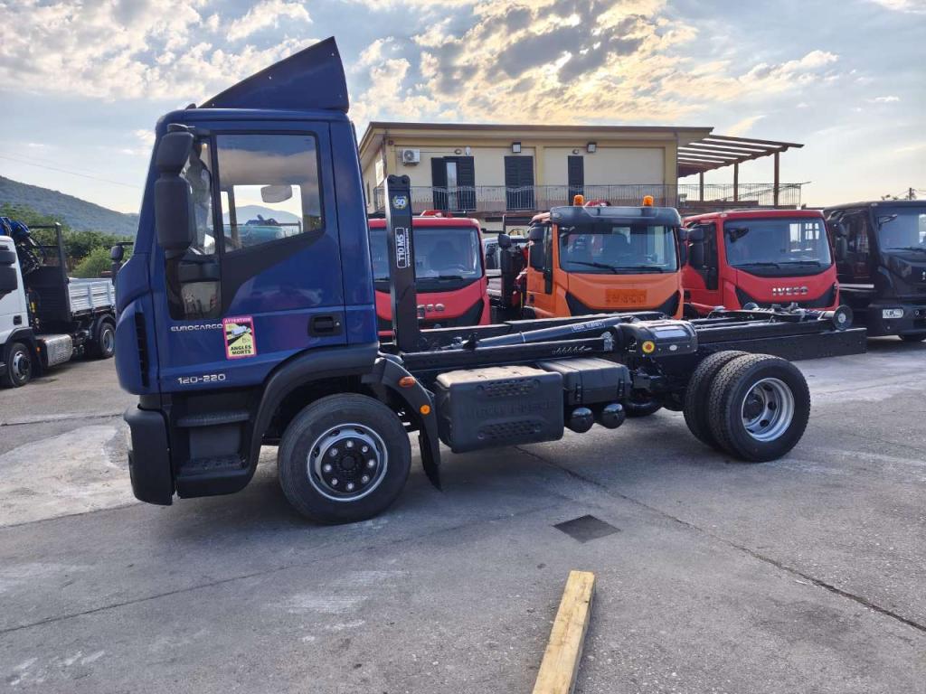 Iveco EUROCARGO CUBE 120-220 Photo 23
