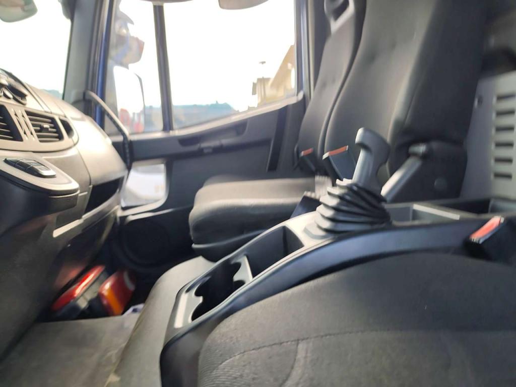 Iveco EUROCARGO CUBE 120-220 Photo 6