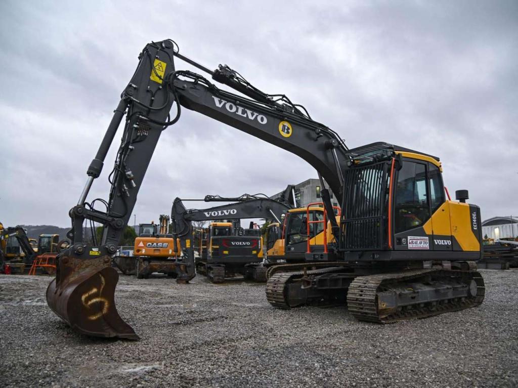 Volvo EC140EL Photo 1