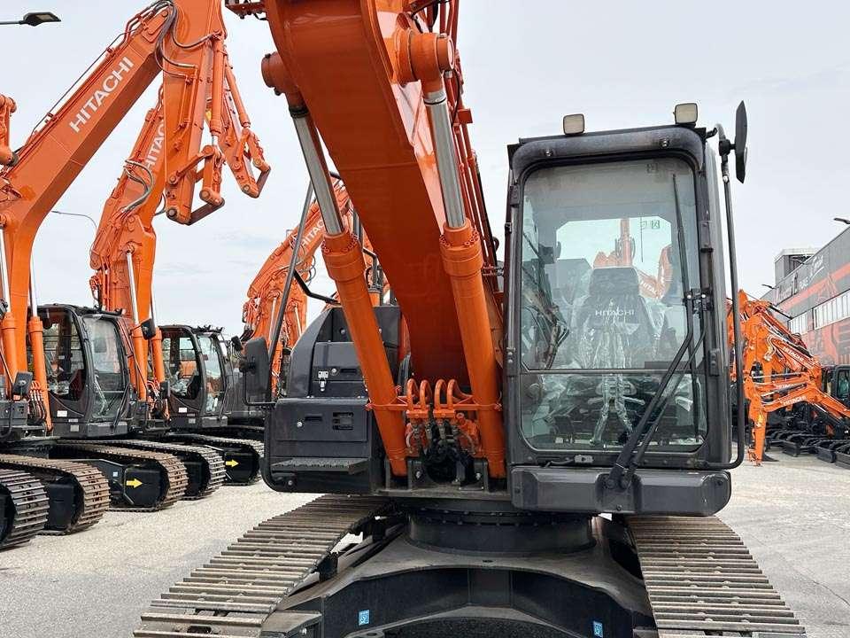 Hitachi ZX180LCN-7 Photo 7