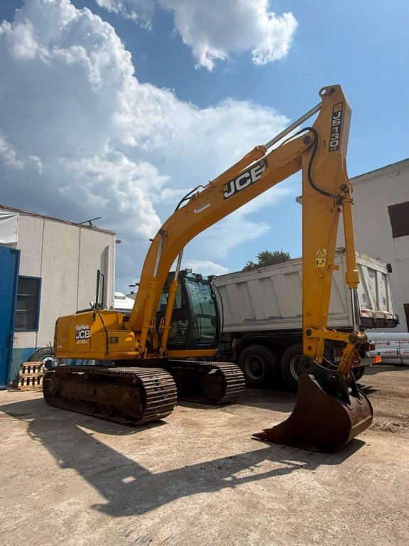 JCB JS 130 LC Photo 3