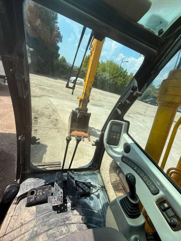 JCB JS 130 LC Photo 7