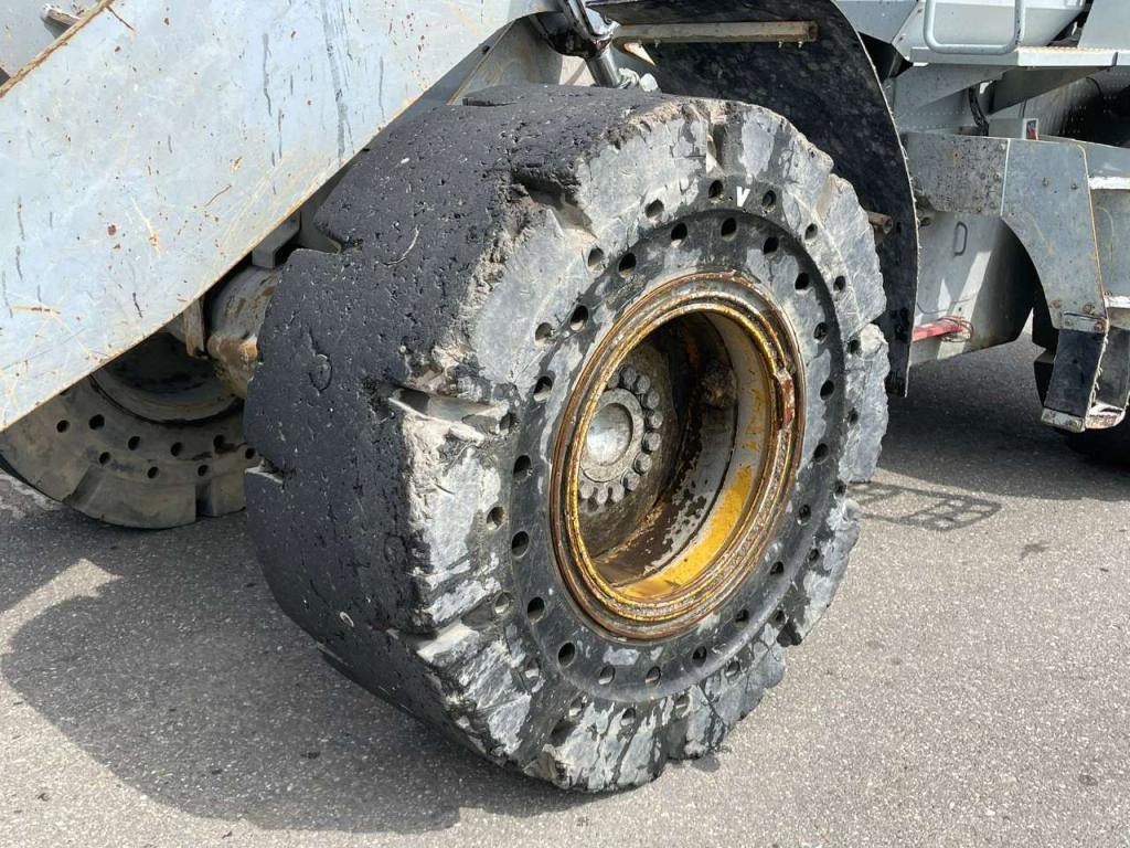 Caterpillar 930M Photo 10