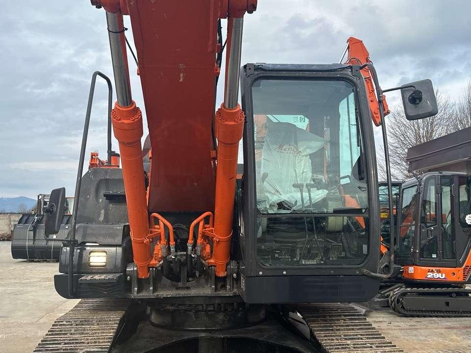 Hitachi ZX210LCN-5B Photo 7