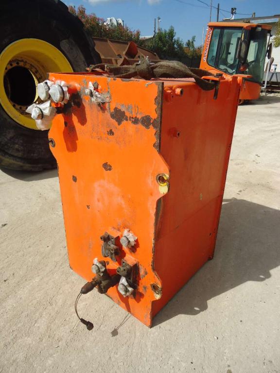Oil tank for Fiat Kobelco W190 Photo 2