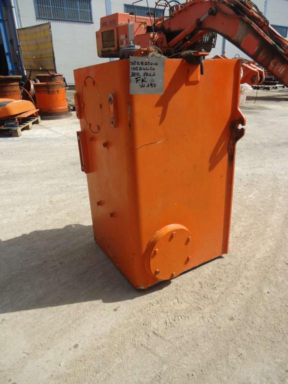 Oil tank for Fiat Kobelco W190 Photo 4