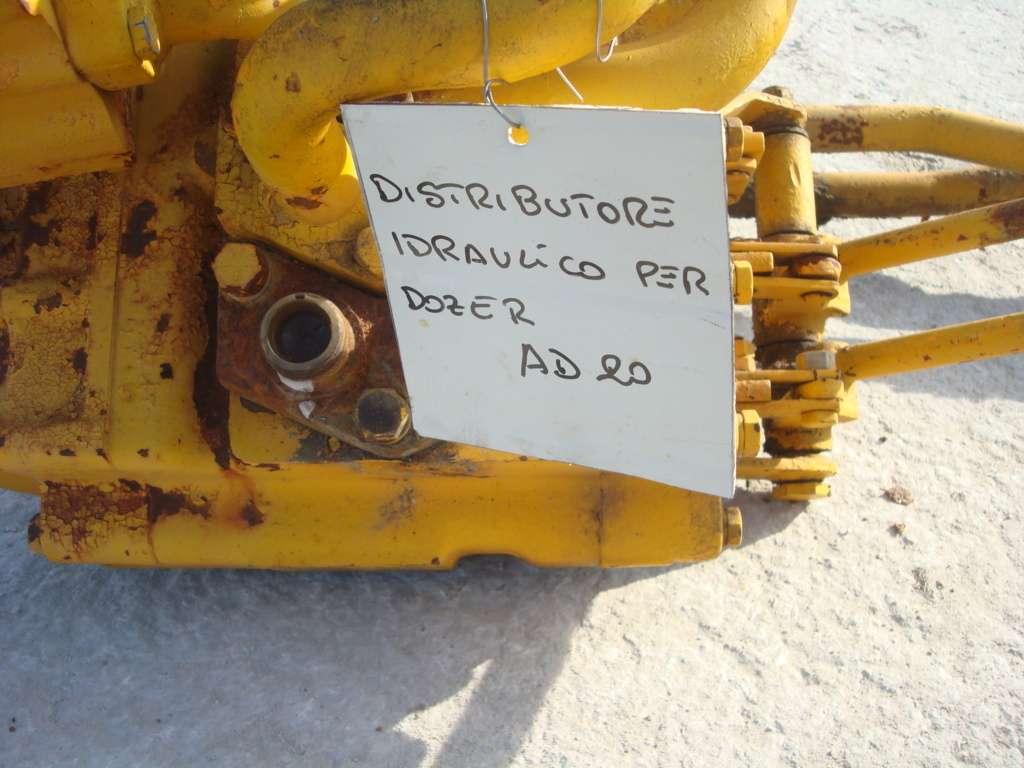 Hydraulic distributor for DOZER AD20 Photo 4