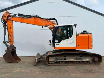 Liebherr R920 Compact - Blade / Triple Boom / Quick Coupler sold by Boss Machinery