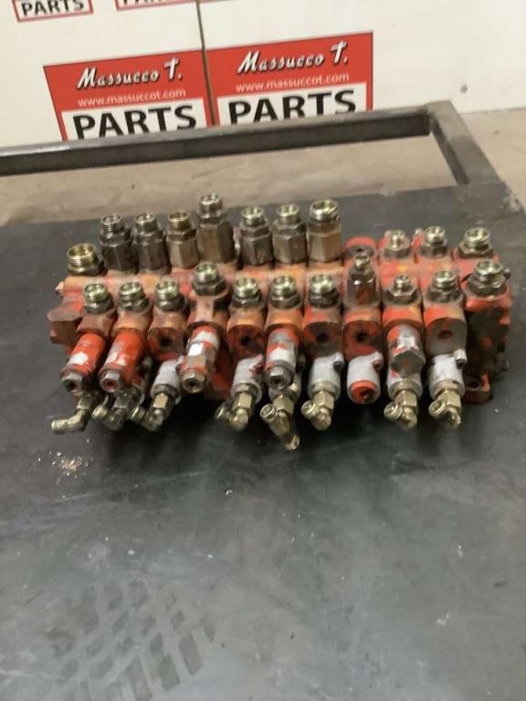 Hydraulic distributor for Neuson 3402 Photo 3