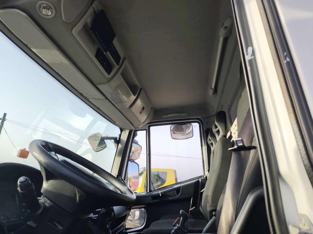 Iveco EUROCARGO 120-190L Photo 8