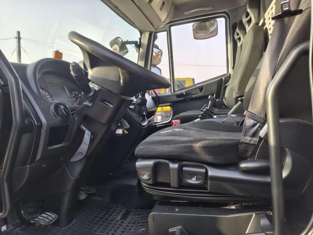 Iveco EUROCARGO 120-190L Photo 9