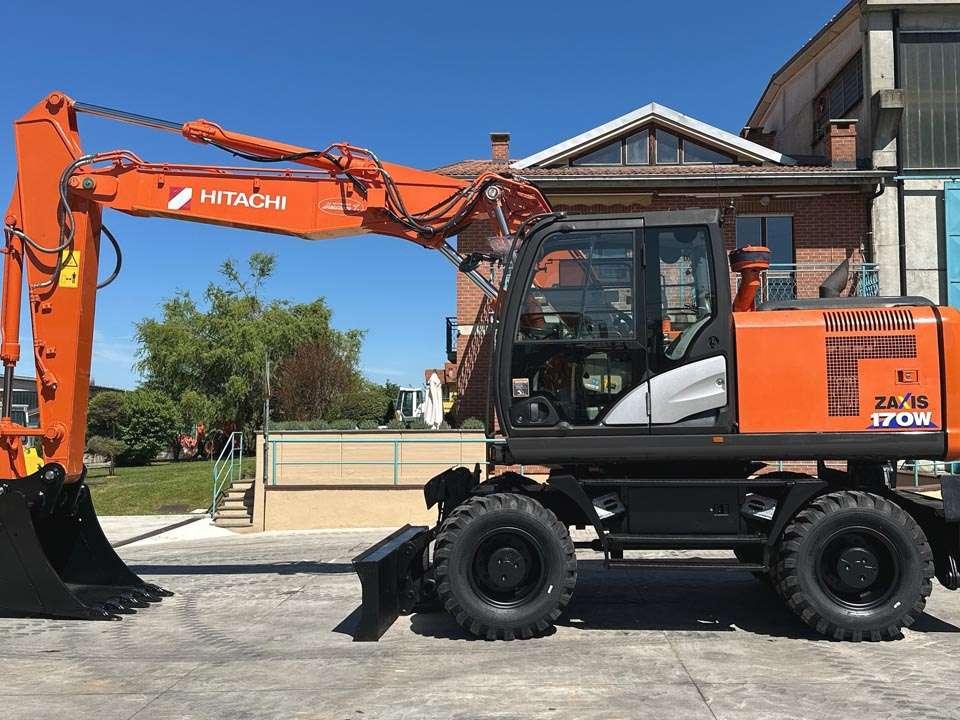 Hitachi ZX170W-5B 4X4 Photo 2