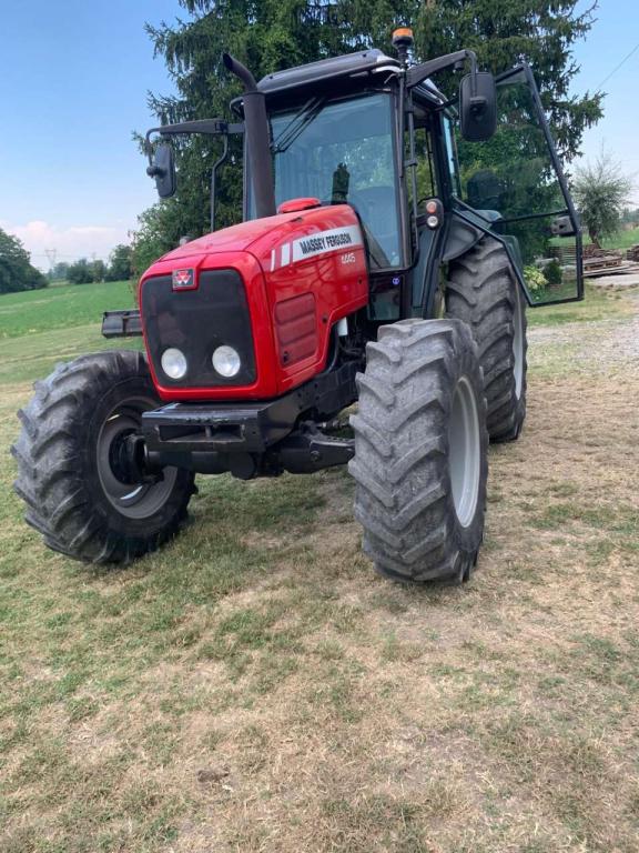 Massey Ferguson 4445 Photo 4