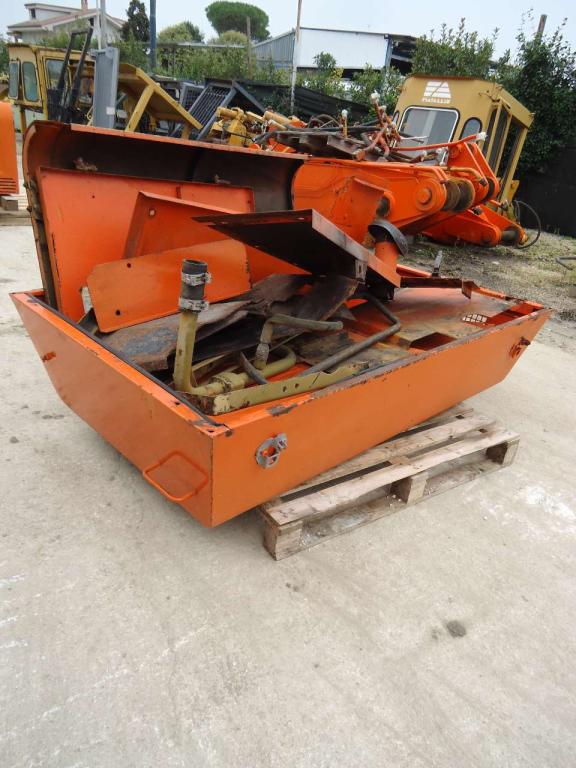 Hood and body panel for Fiat Hitachi FH200 Photo 3