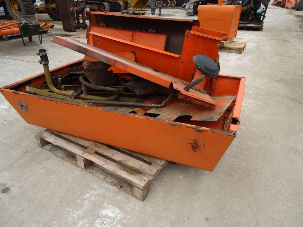 Hood and body panel for Fiat Hitachi FH200 Photo 4