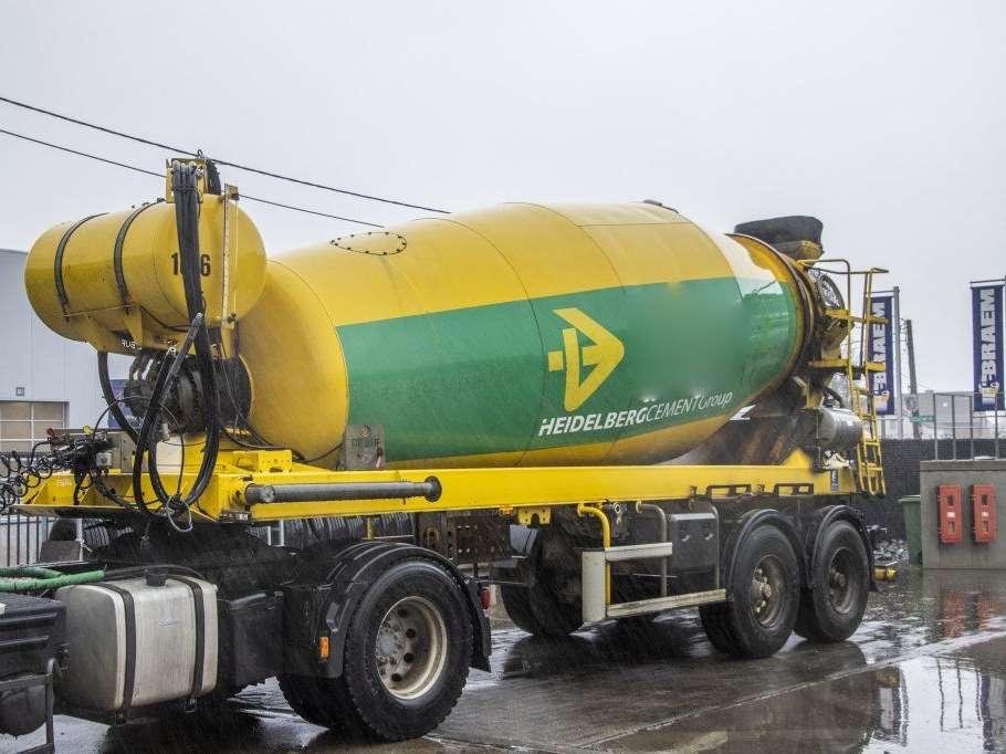 De Buf BETON MIXER - 12M3 Photo 1