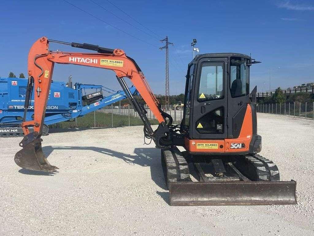 Hitachi ZX55-5/A CLR Photo 2