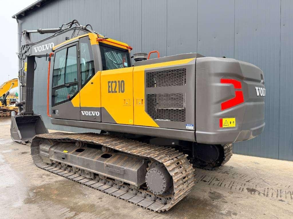 Volvo EC210 Photo 2