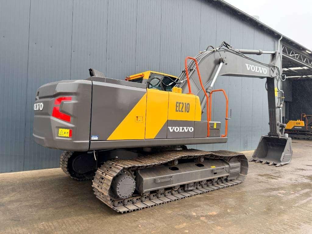 Volvo EC210 Photo 3