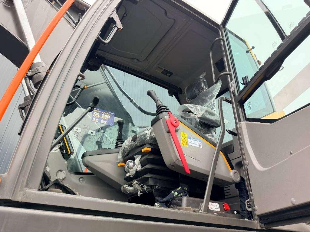 Volvo EC210 Photo 7
