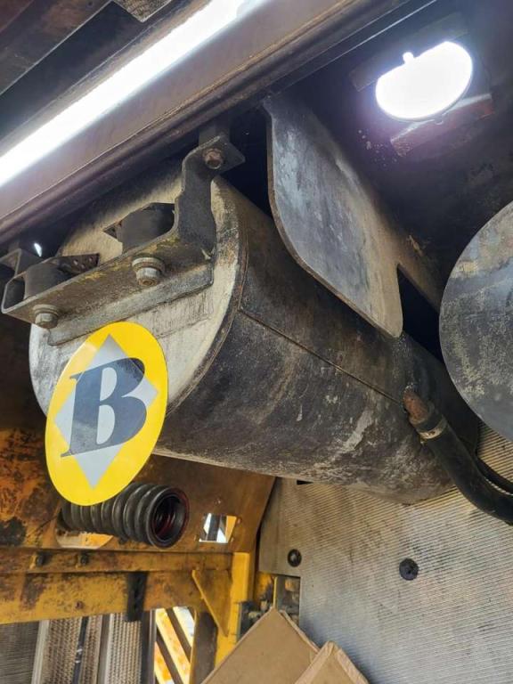 Volvo silencer 11110269 for Volvo L110E, L110F, L120E, L120F, L120G Photo 3