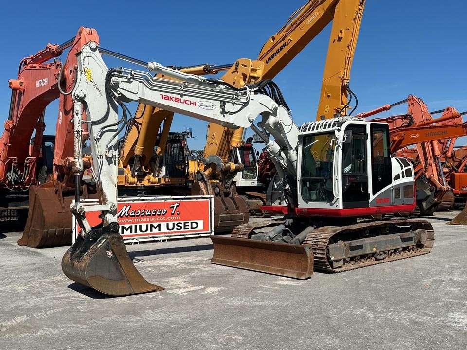 Takeuchi TB2150R Photo 1