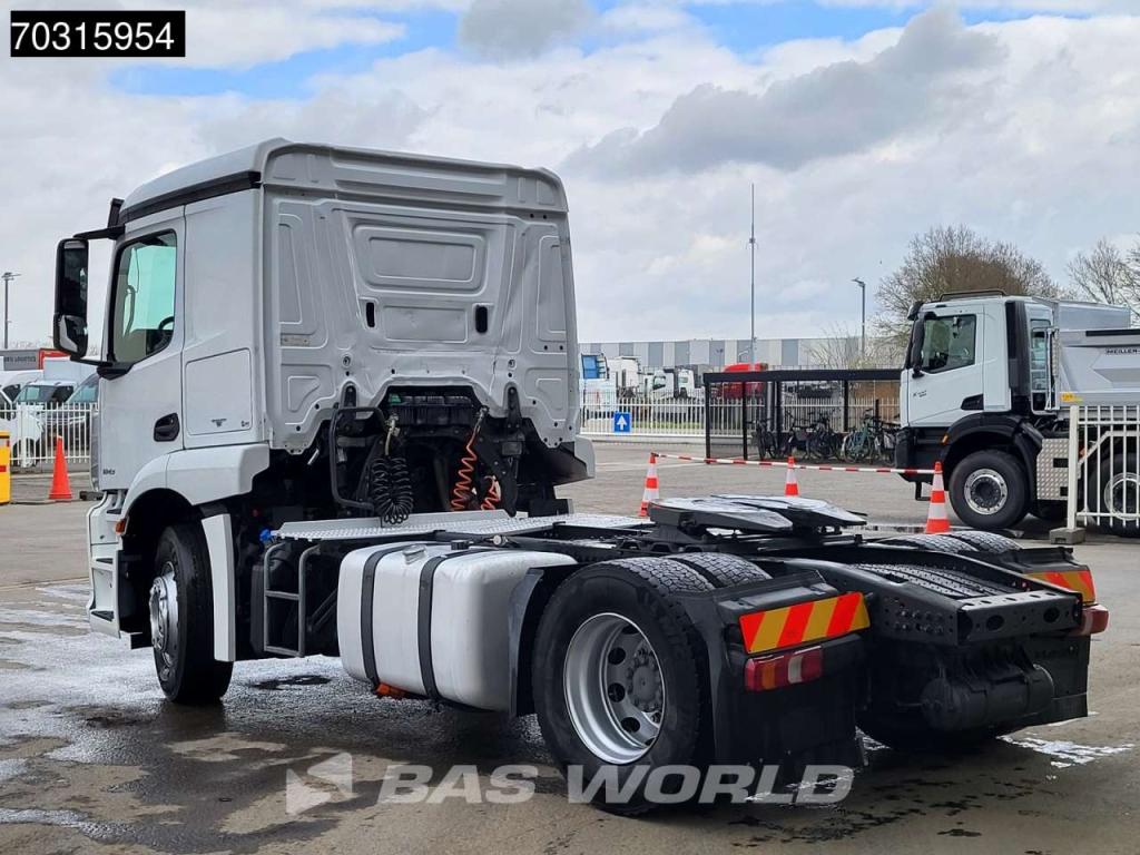Mercedes Actros 1843 4X2 ClassicSpace Retarder Photo 2