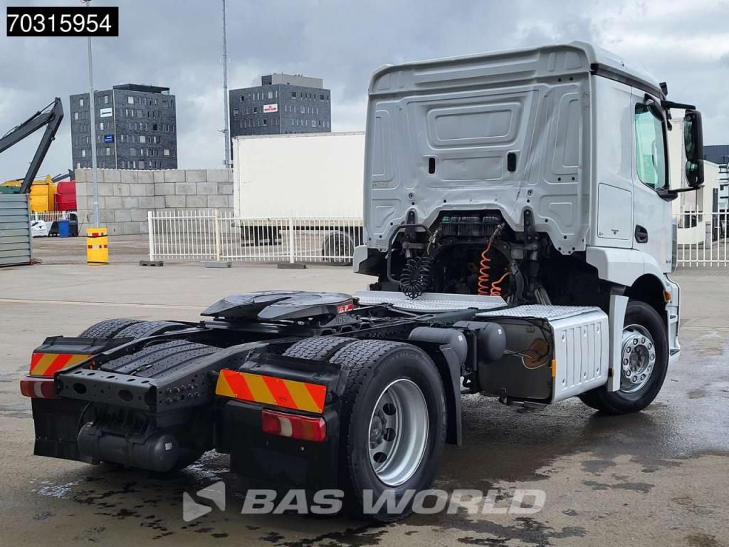 Mercedes Actros 1843 4X2 ClassicSpace Retarder Photo 5