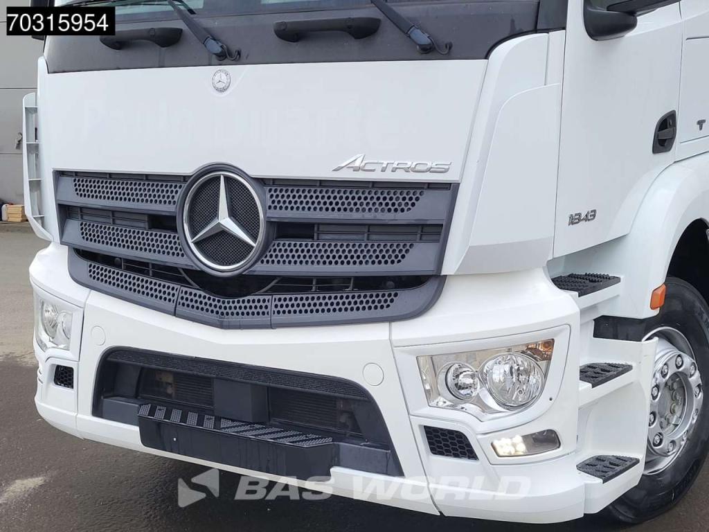 Mercedes Actros 1843 4X2 ClassicSpace Retarder Photo 8