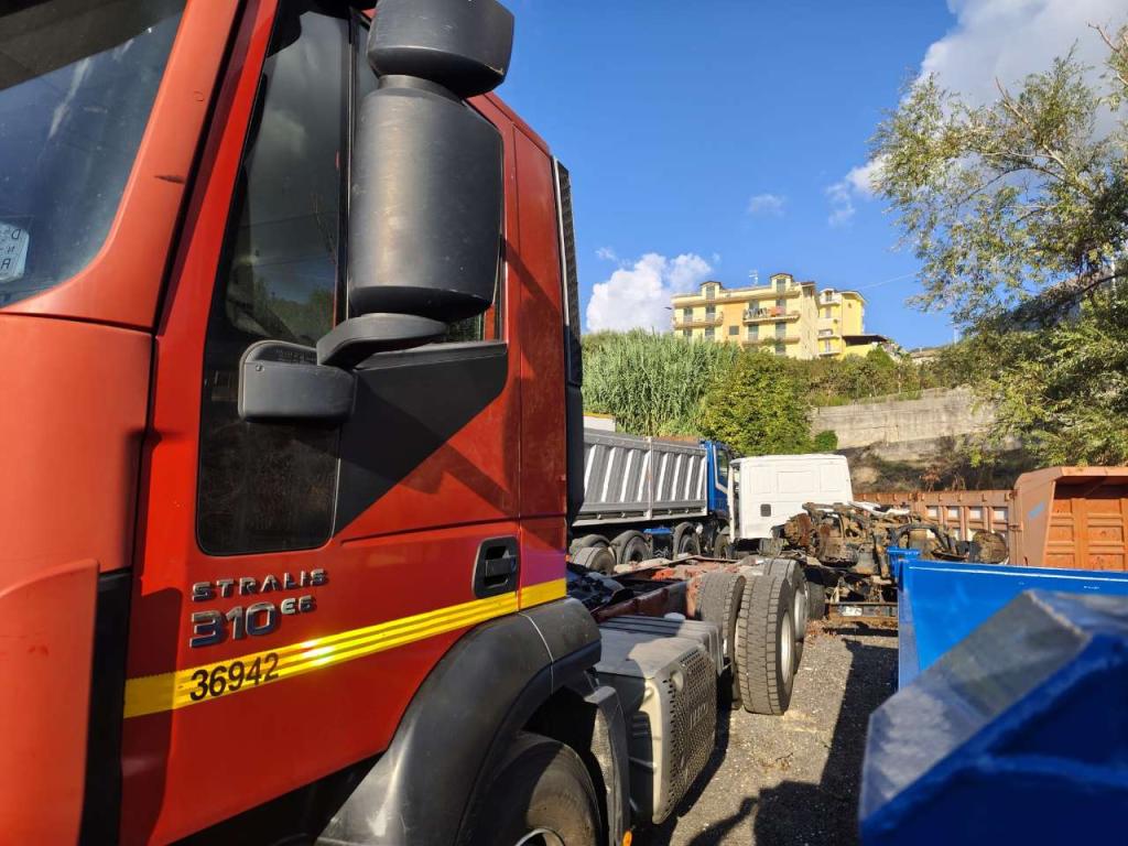 Iveco STRALIS HI-STREET 260S31 Photo 8