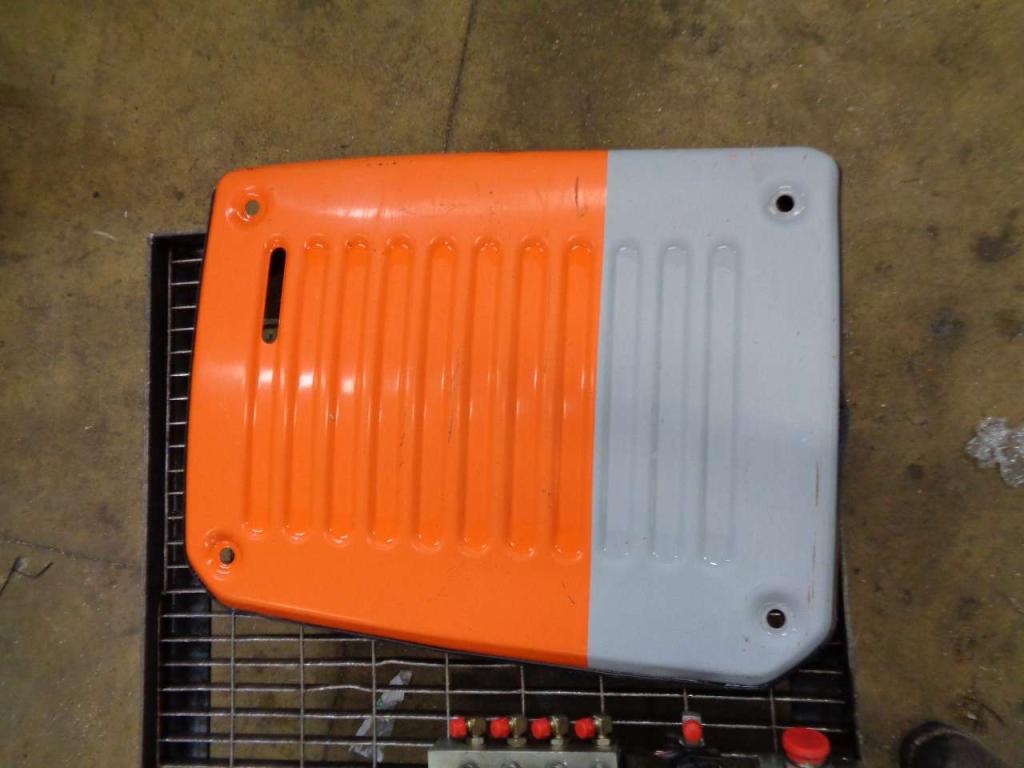 Hood and body panel for New Holland- Fiat Kobelco E 80 Photo 3
