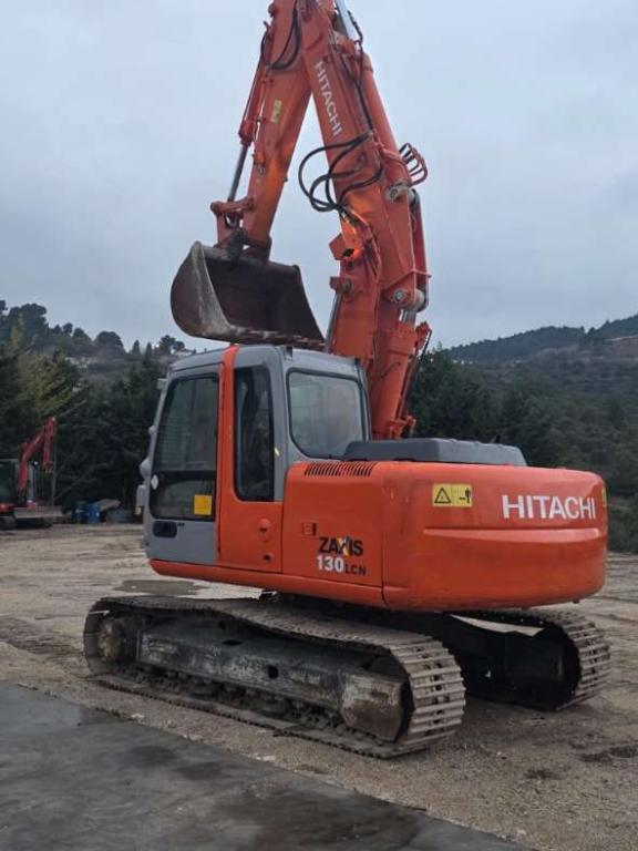 Hitachi ZX130 Photo 2