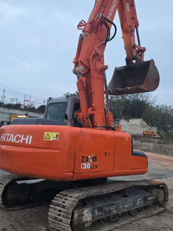 Hitachi ZX130 Photo 5