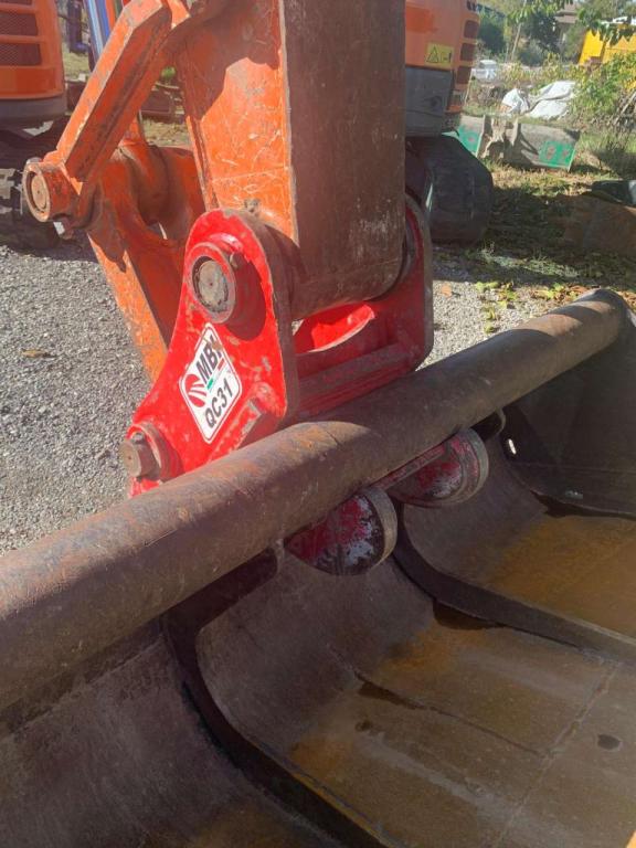 Hitachi ZX135US-5B Photo 18